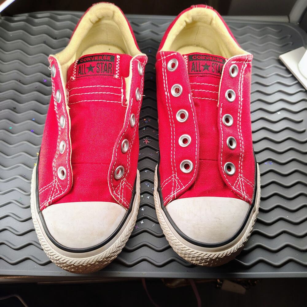 #SH10 - RED CONVERSE ALL*STAR -- KIDS SIZE 3